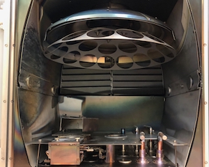 Substrate holder for various wafer formats